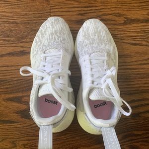 Adidas nmd r2 - brand new